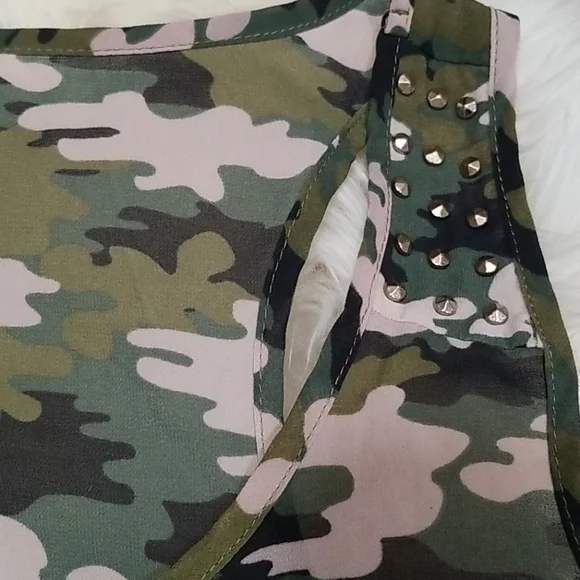 Iris Los Angeles Plus Racer Back Camo Tank Top - Picture 3 of 7